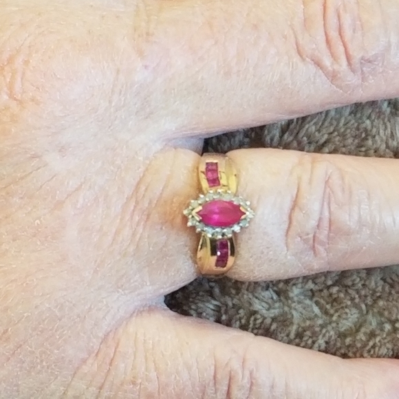 Ruby Red & White Diamond Sz.7 Ring 10k Solid Yellow Gold - Picture 2 of 8